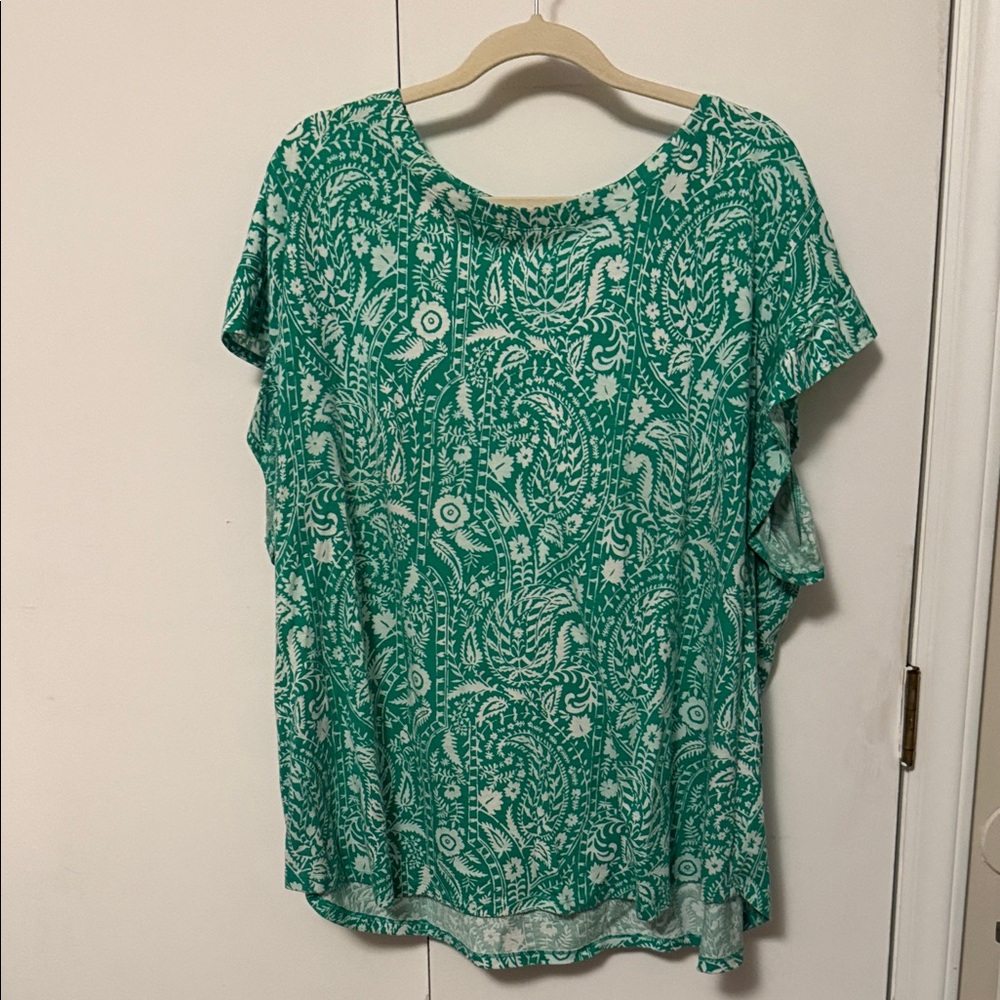 Crown & Ivy Teal Paisley Short Sleeve Top